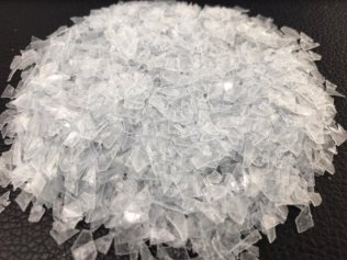 Recycled clear PVC sheet flakes