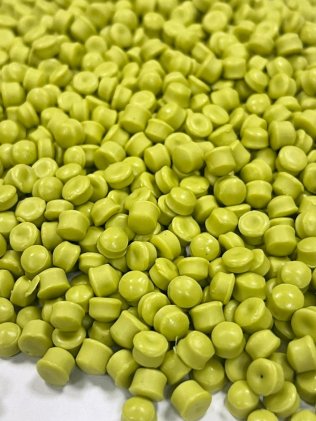 Recycled Yellow plastic High Density Polyethylene pellets